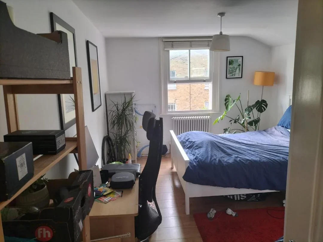 Flat Saltoun Road in Greater London