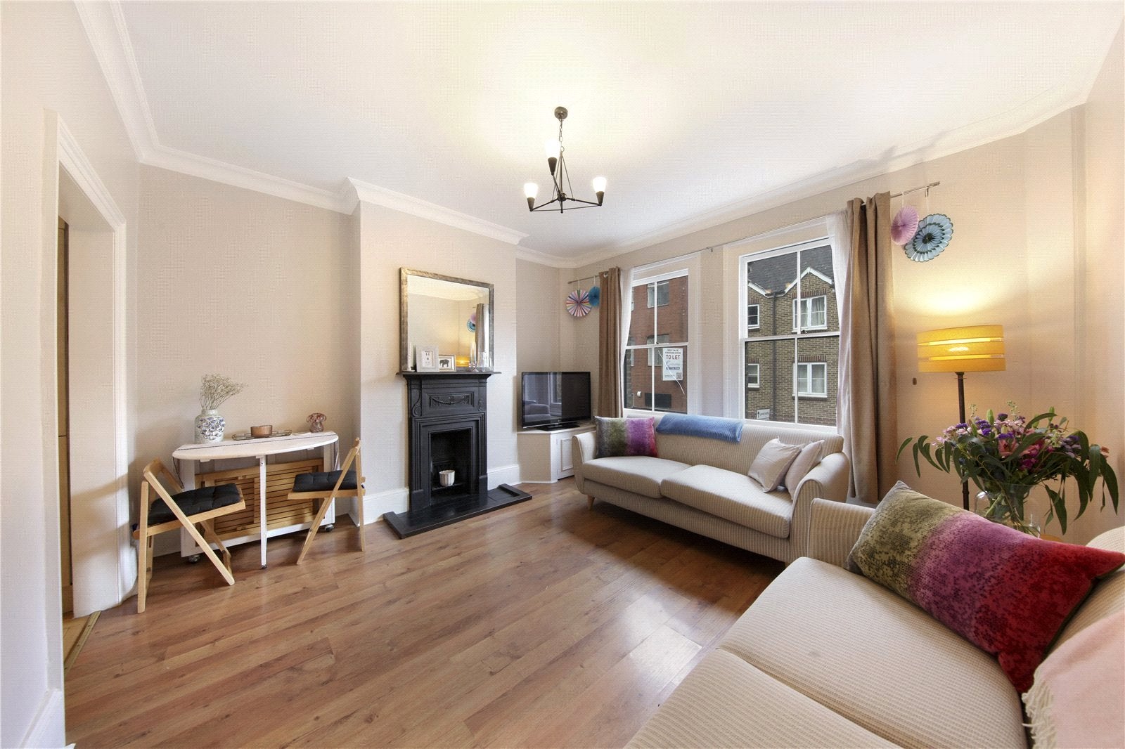 Flat Tabard Street in Greater London