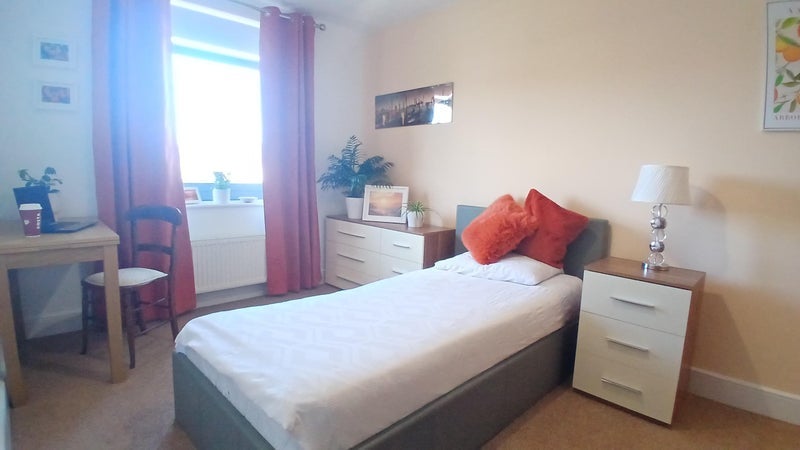 Flat Wallis Place in Maidstone