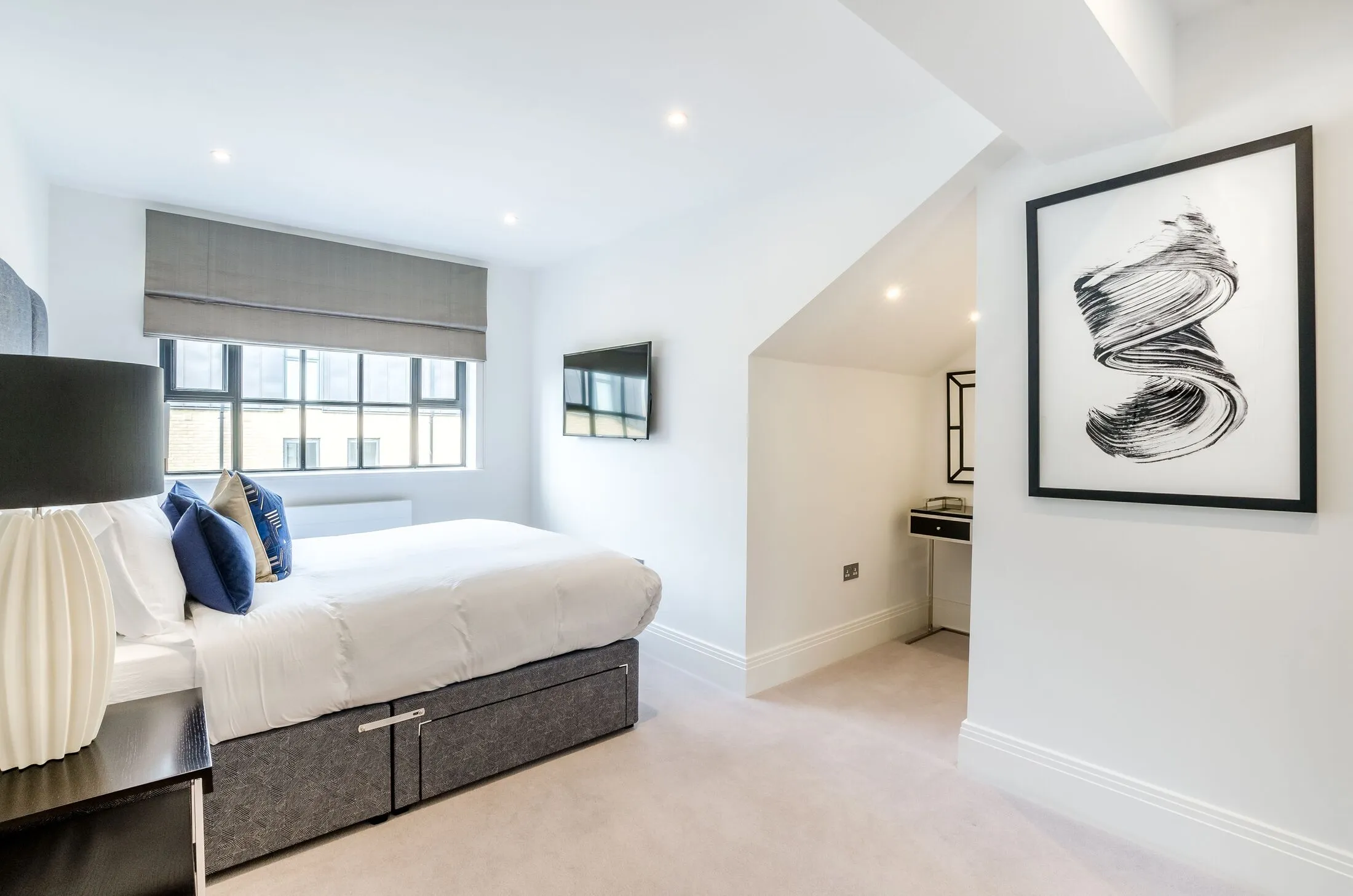 Flat Crabtree Lane in Greater London