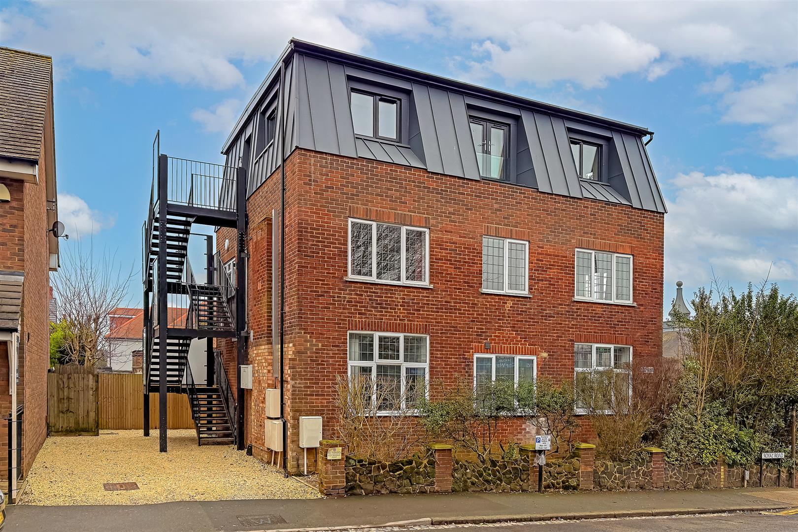 Flat Royal Road in St Albans