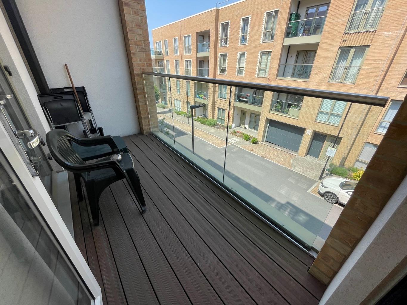 Flat Grahame Park Way in Greater London