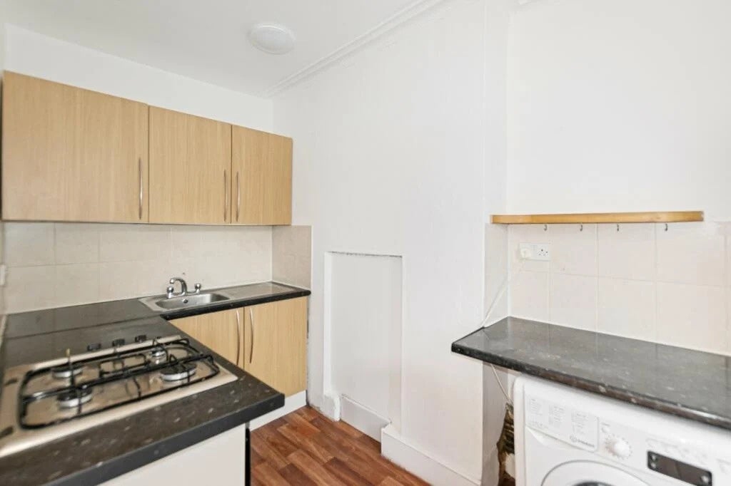 Flat Anerley Road in Greater London
