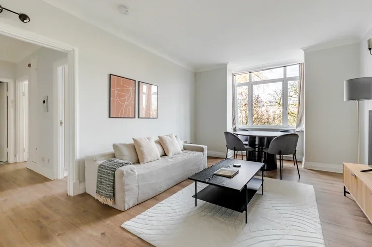 Flat Sloane Street in Greater London