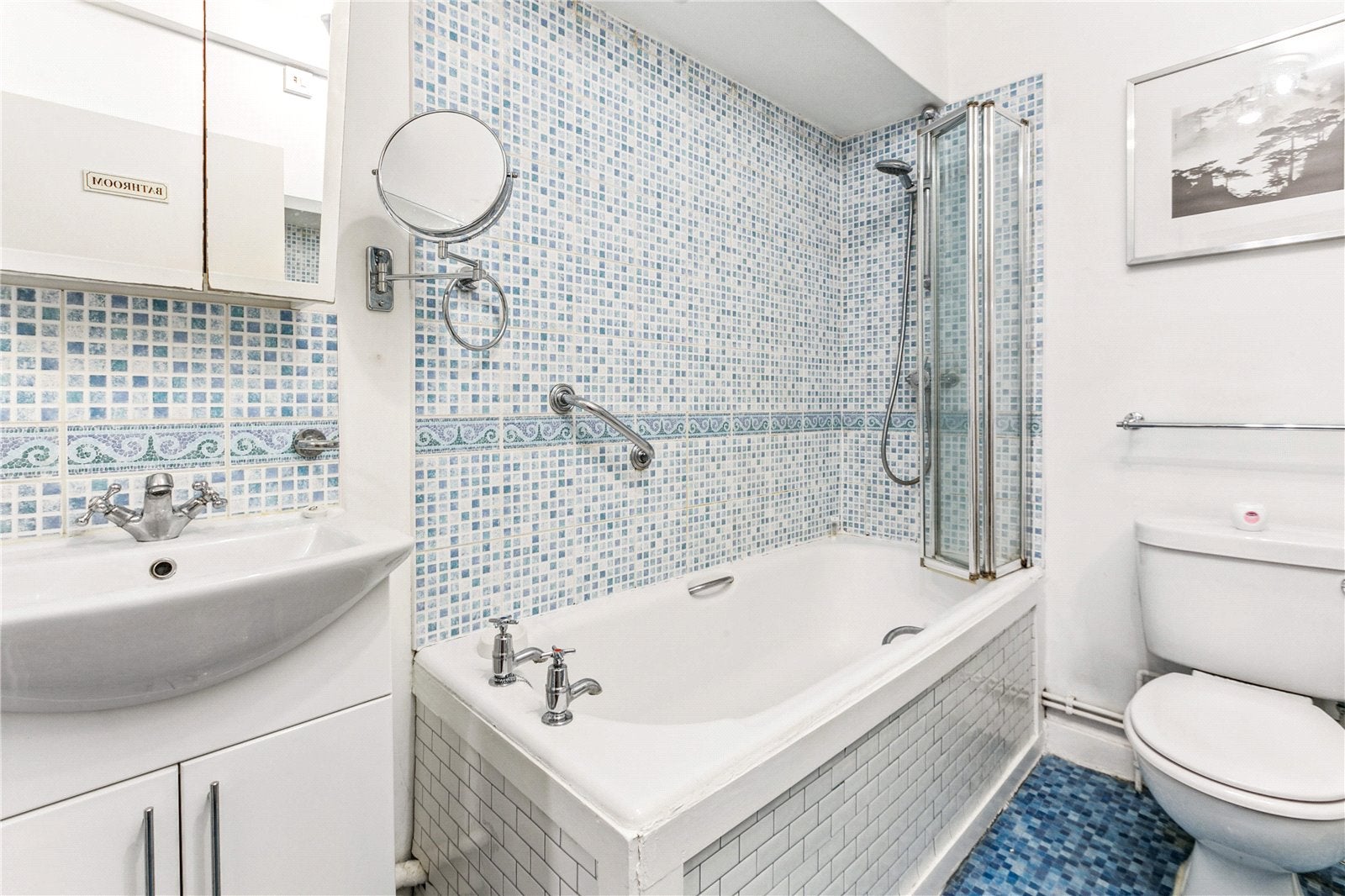 Flat Westbourne Gardens in City of Westminster