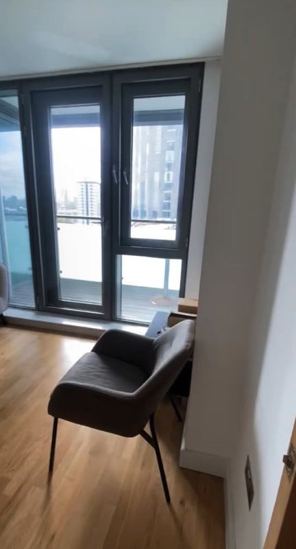 Room High Street in Greater London