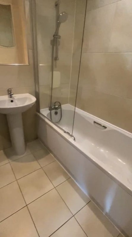 Room High Street in Greater London