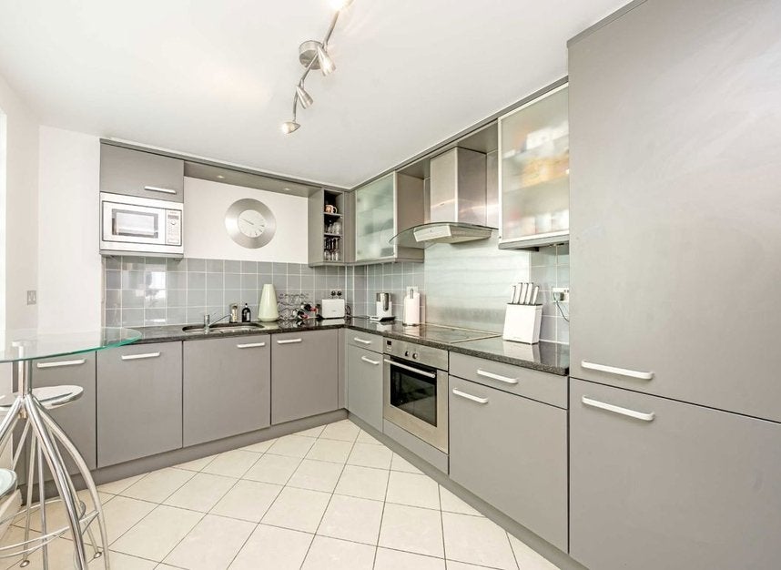 Flat Naoroji Street in Greater London