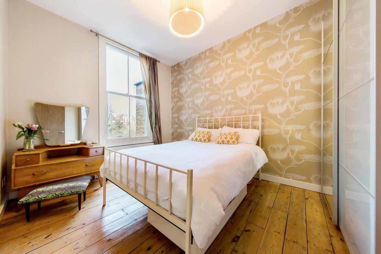 Flat Josephine Avenue in Greater London