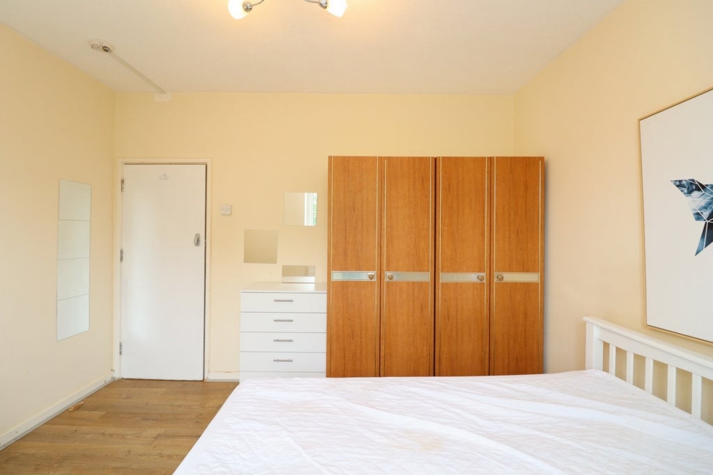 Room Globe Road in Greater London