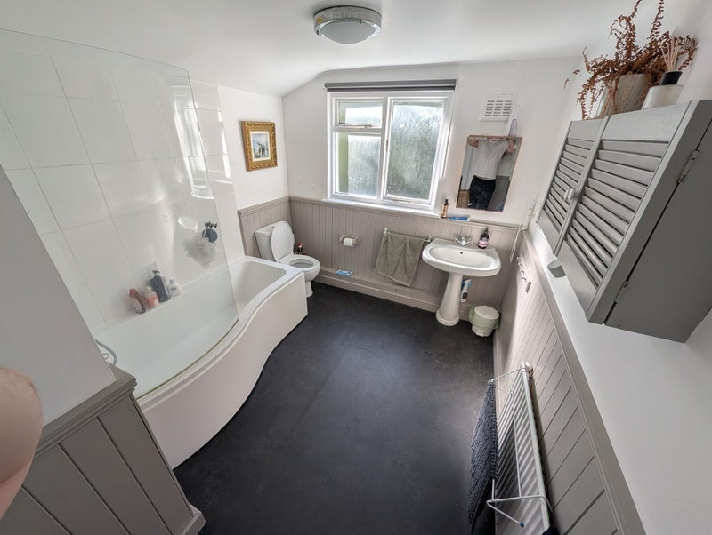 Room Montague Road in Greater London