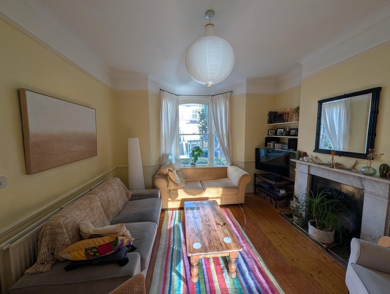 Room Montague Road in Greater London