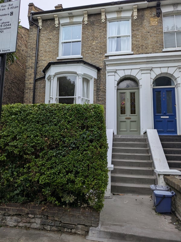 Room Montague Road in Greater London