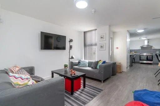 Room Adelaide Road in Liverpool