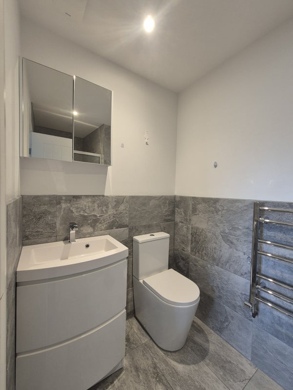 Room Westmoreland Road in Greater London