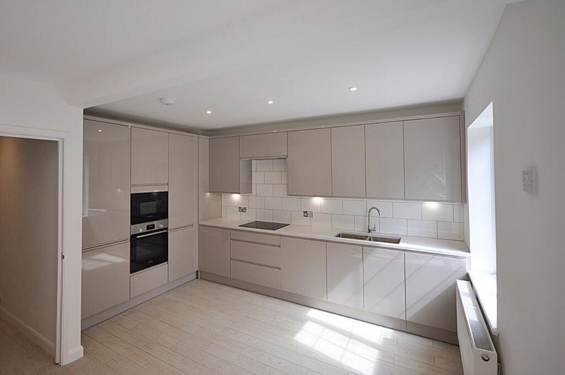 Room Westmoreland Road in Greater London