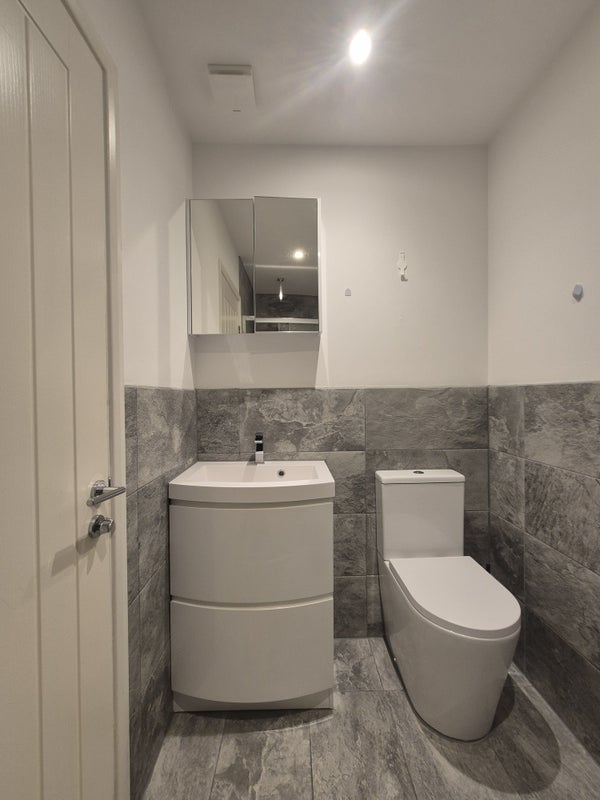Room Westmoreland Road in Greater London