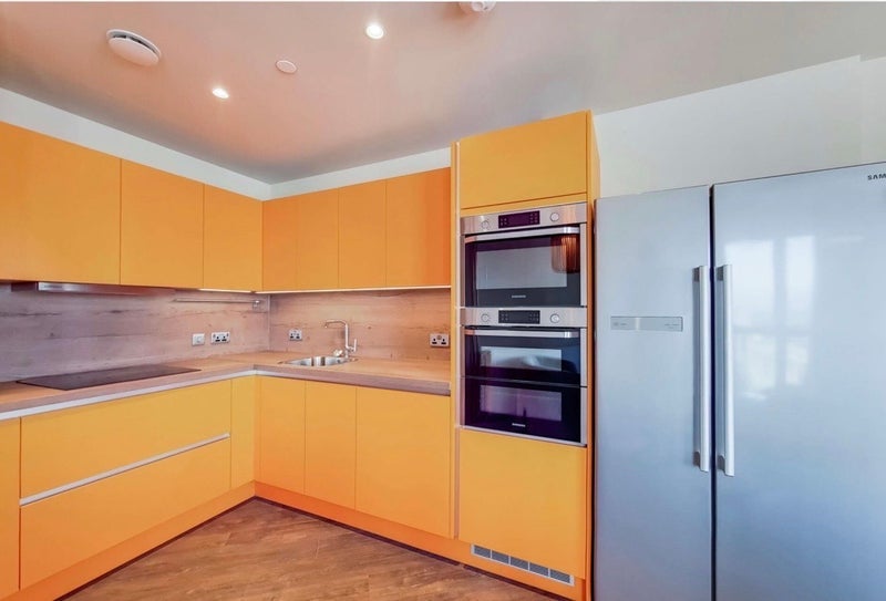 Room Wellers Way in Greater London