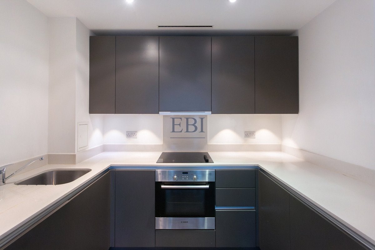 Flat Saffron Square in Greater London
