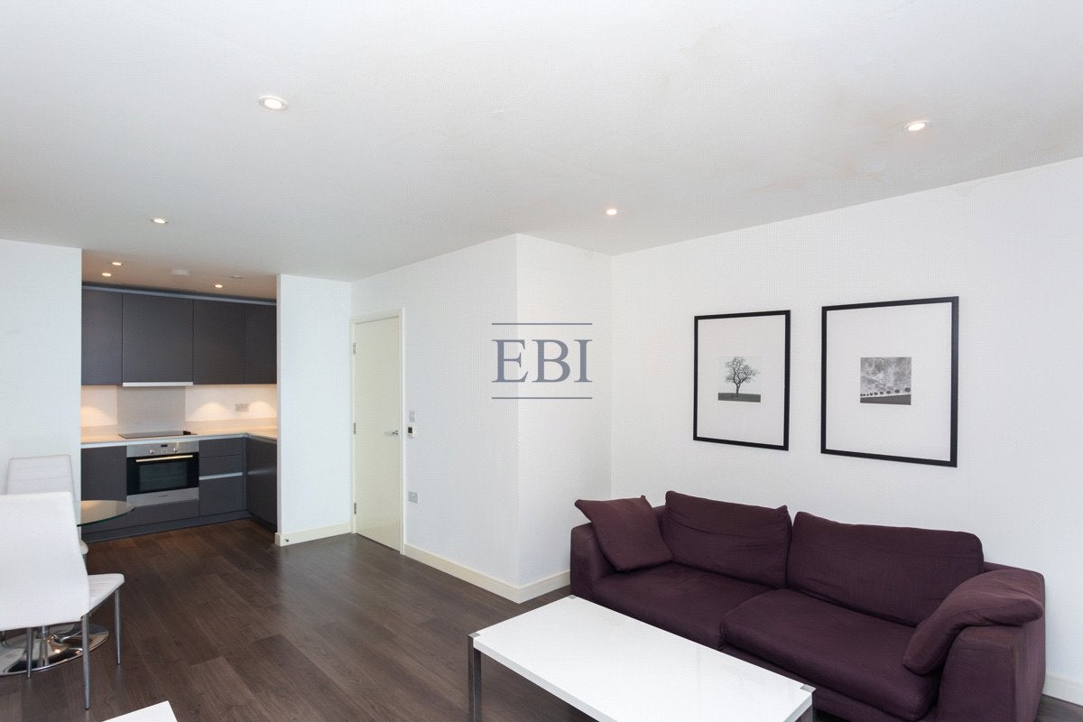 Flat Saffron Square in Greater London