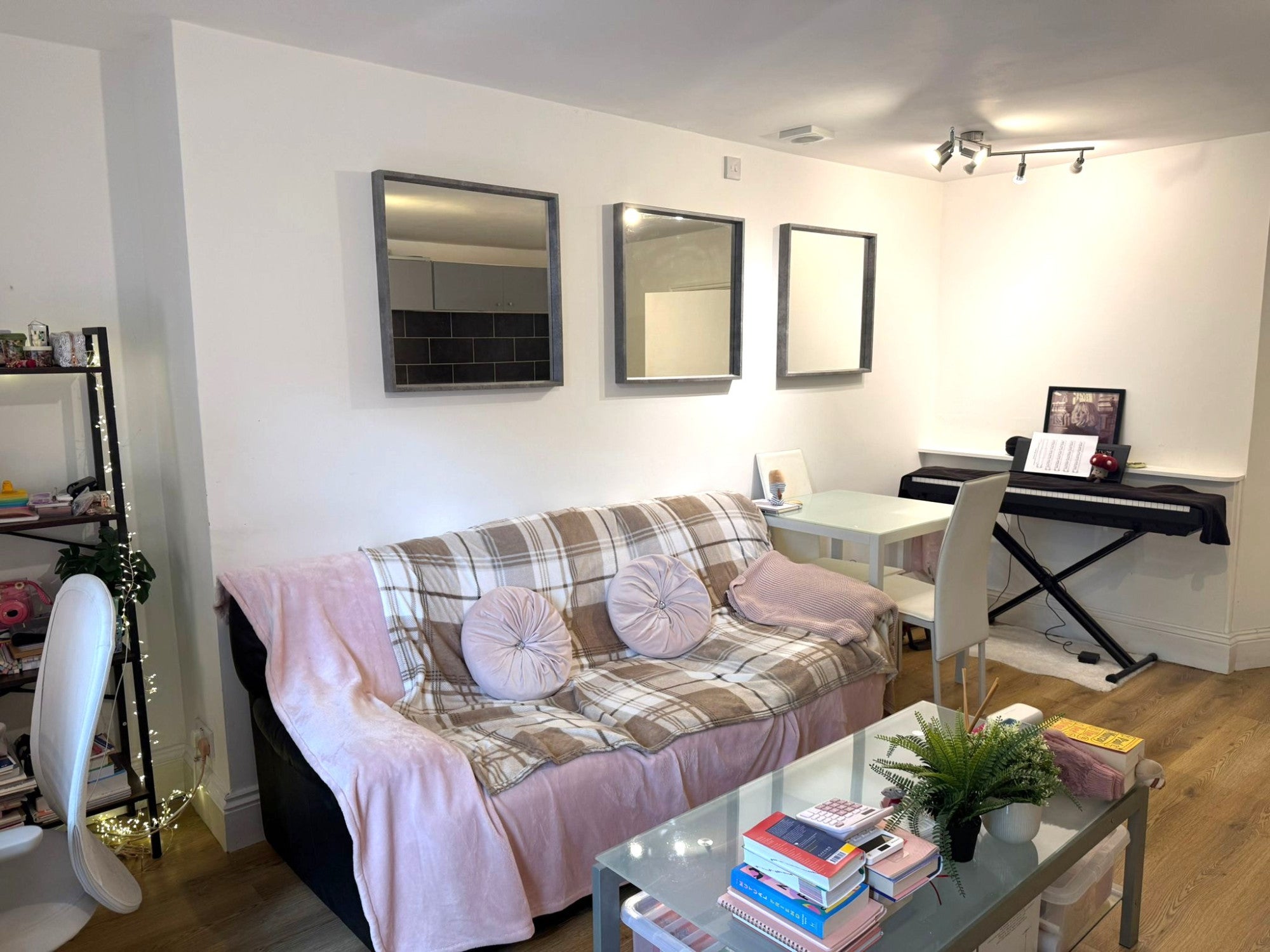 Flat Clarendon Road in Leeds
