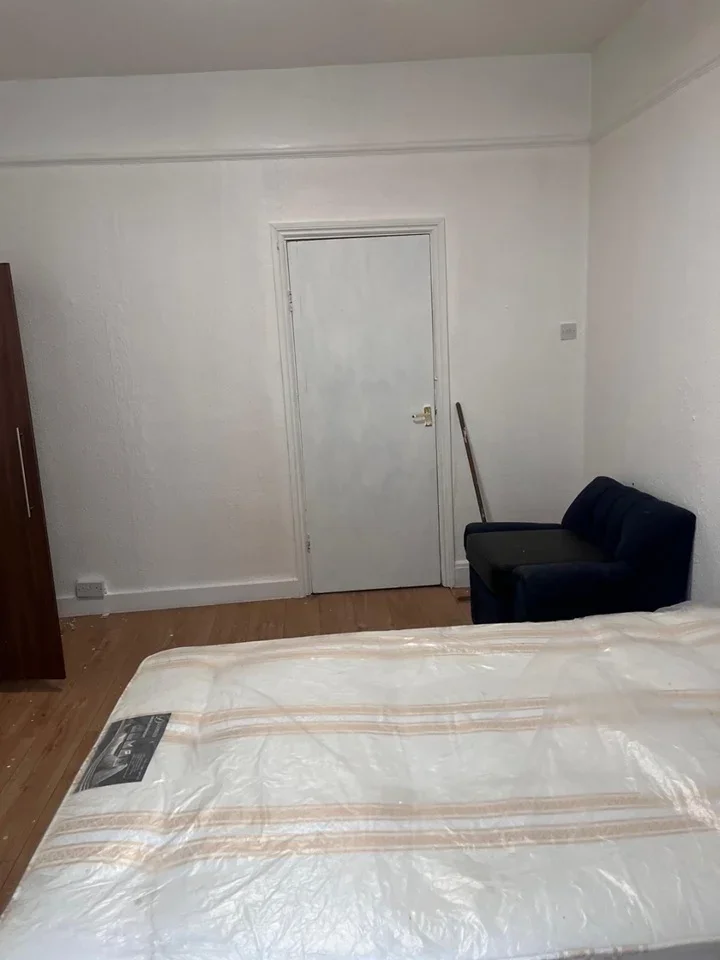 Flat Wightman Road in Greater London