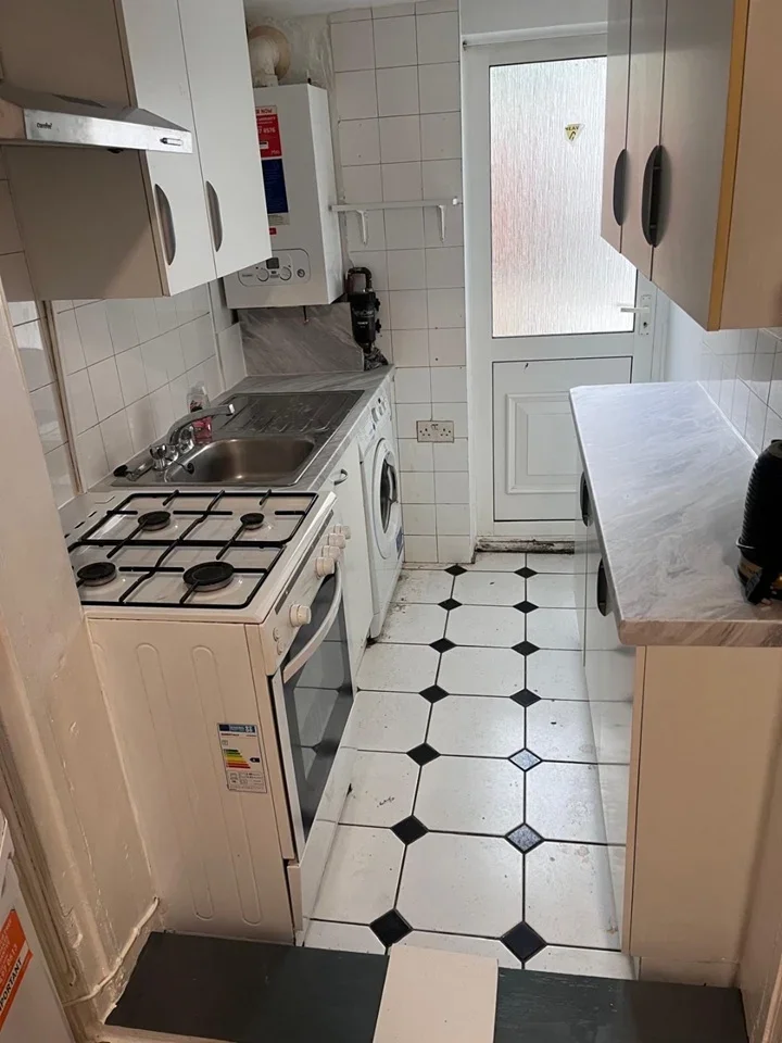 Flat Wightman Road in Greater London