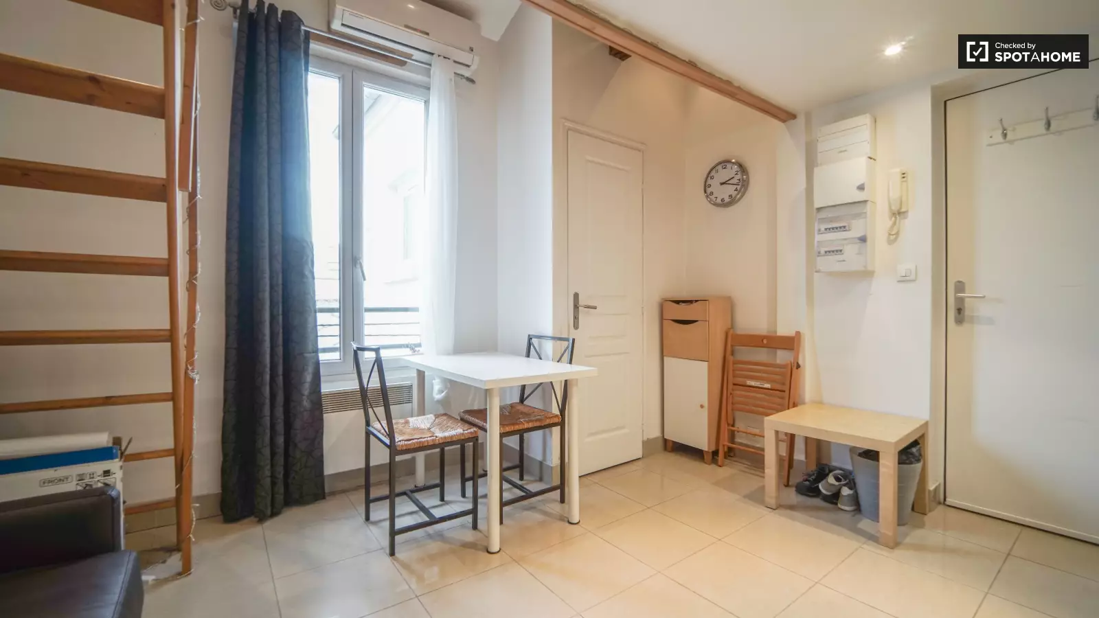 Flat Rue Émile Lepeu in Paris