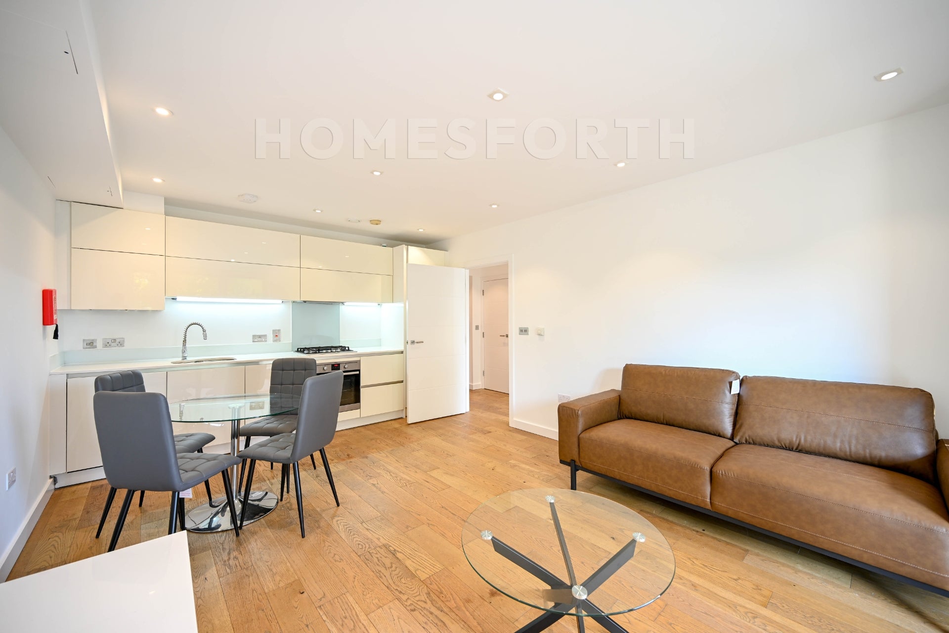 Flat Heneage Street in Greater London
