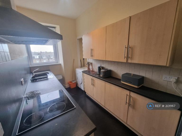 Flat Grampian Road in Aberdeen City