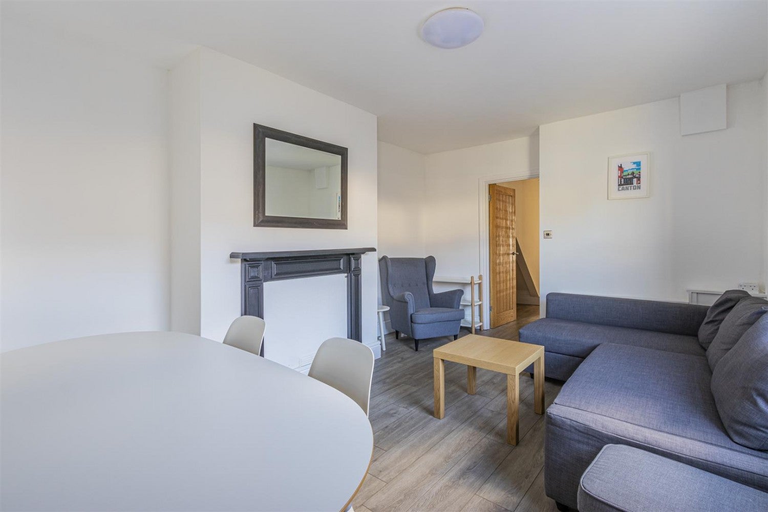 Flat Gileston Road in Cardiff
