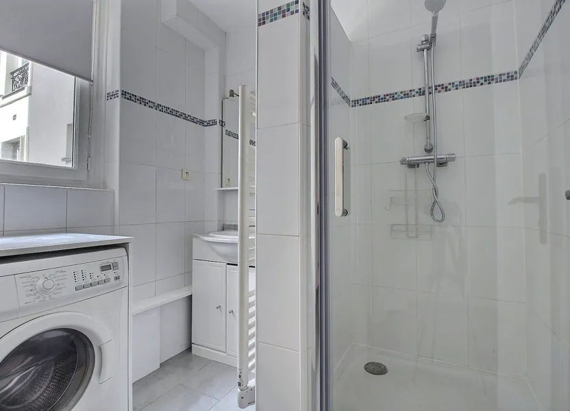 Flat Avenue Charles de Gaulle in Neuilly-sur-Seine