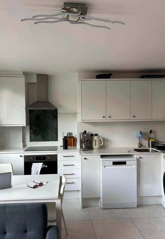 Room Harpley Square in Greater London