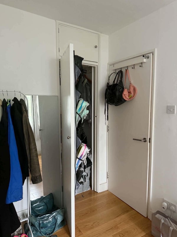 Room Harpley Square in Greater London