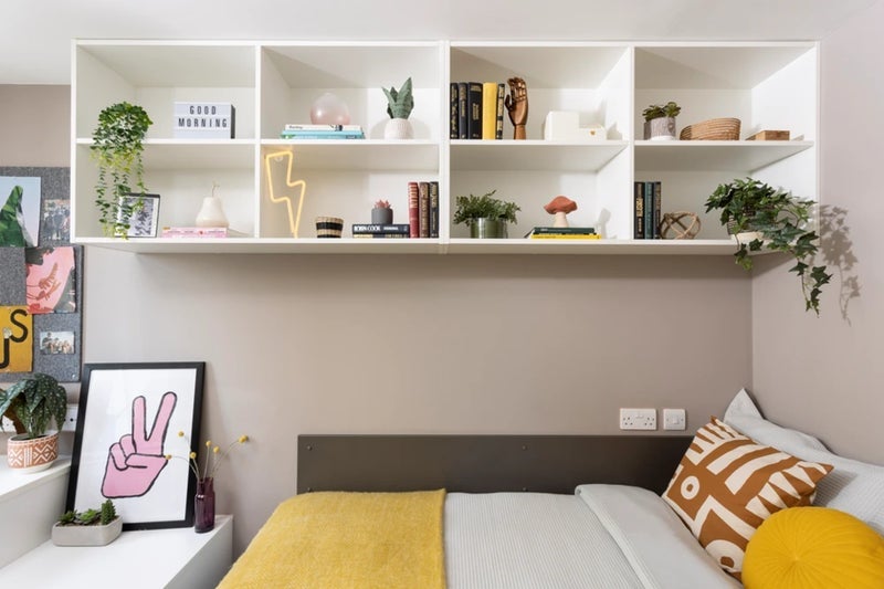 Room International Way in Greater London
