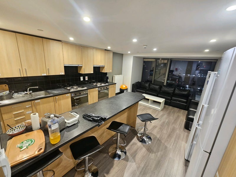 Room International Way in Greater London