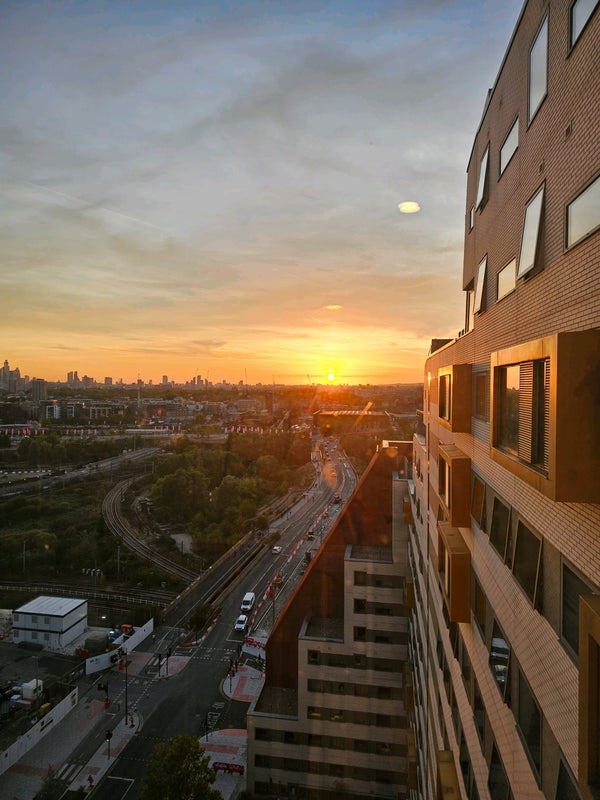Room International Way in Greater London