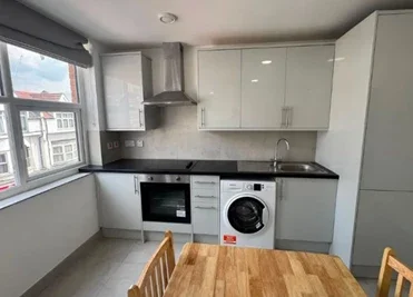 Flat Uxbridge Road in Greater London