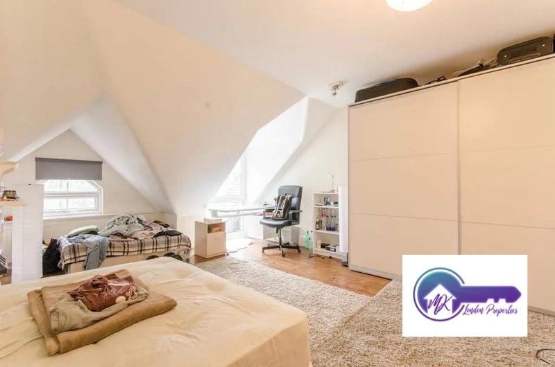 Flat Finchley Road in Greater London