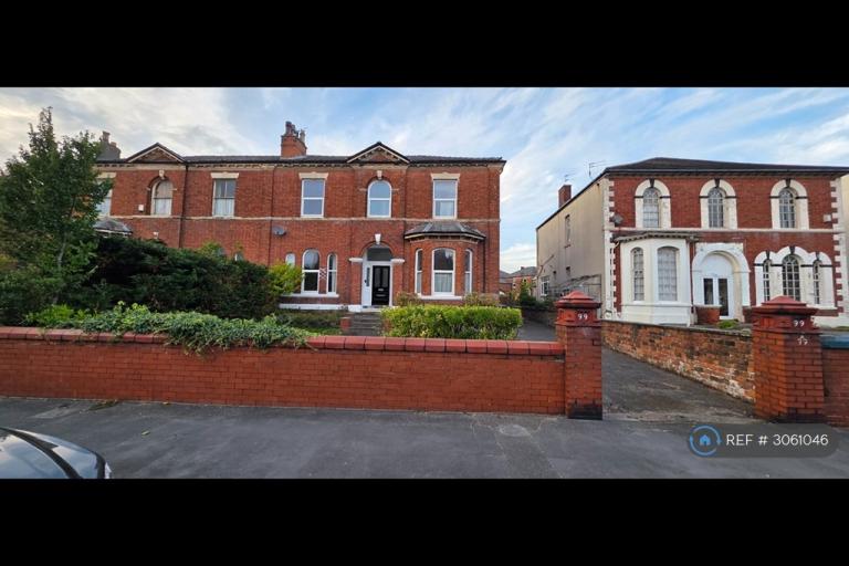 Flat Manchester Road in Southport