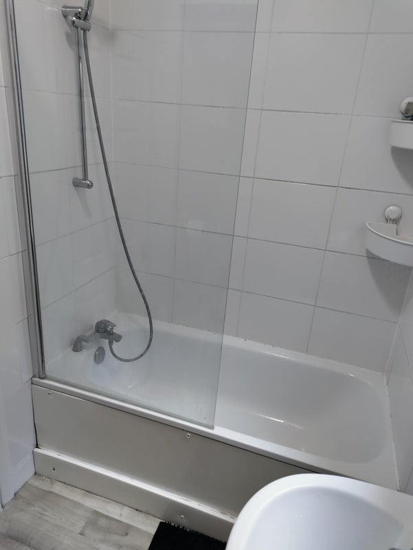 Room Oakfield Road in Greater London