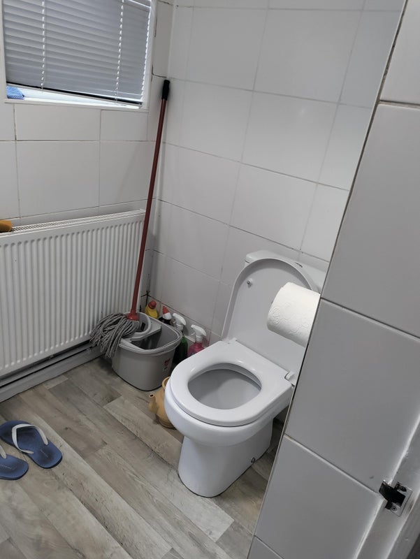 Room Oakfield Road in Greater London