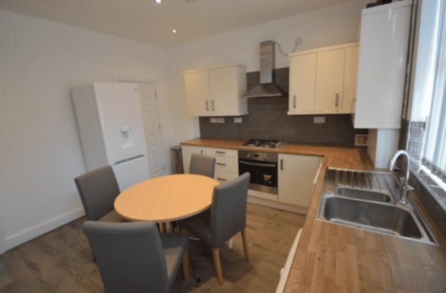 Flat Welton Grove in Leeds