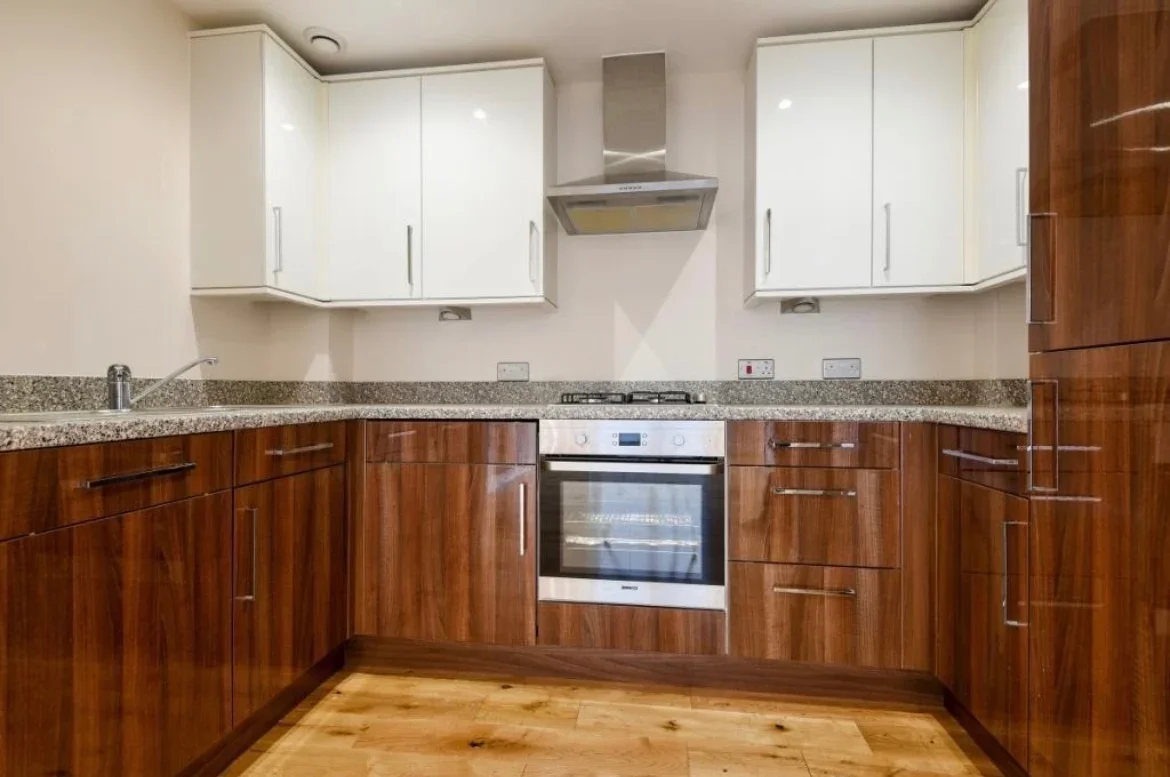 Flat Mantle Road in Greater London