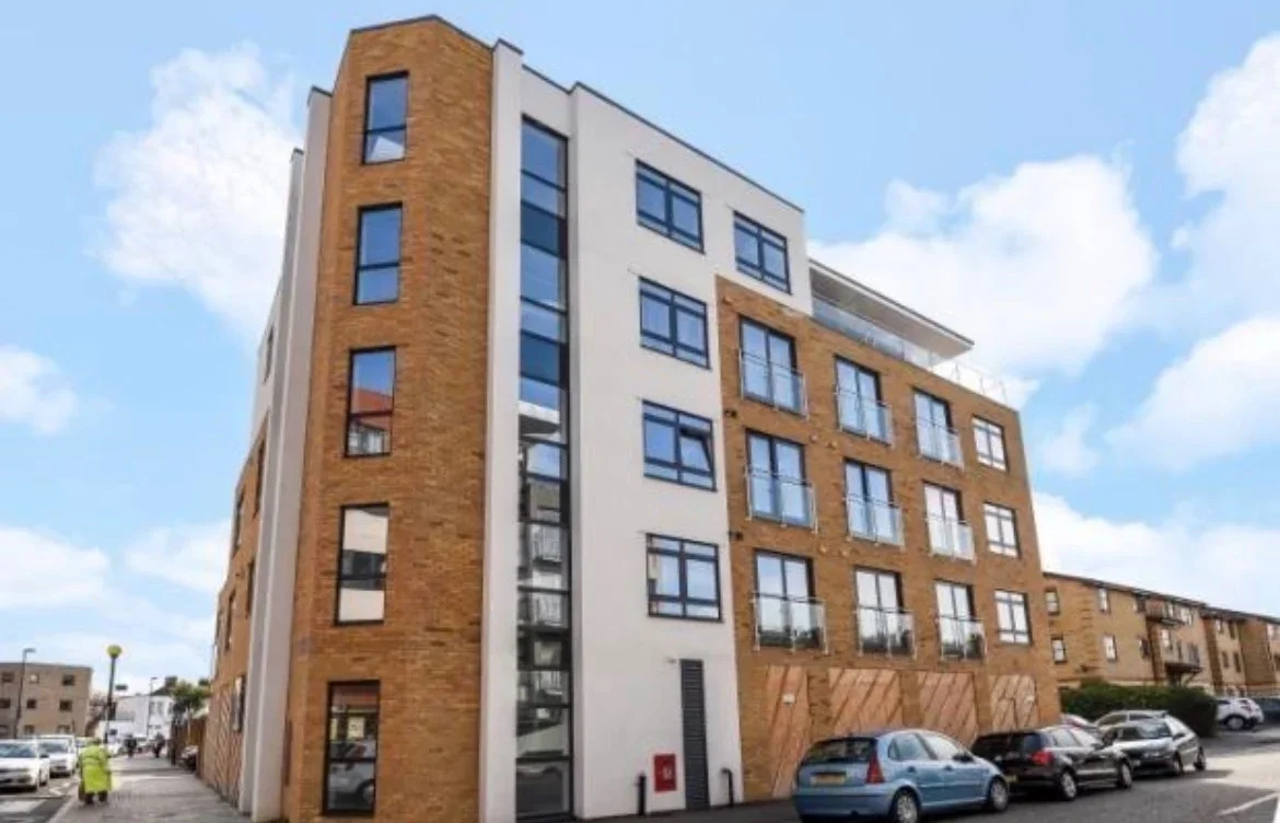 Flat Mantle Road in Greater London