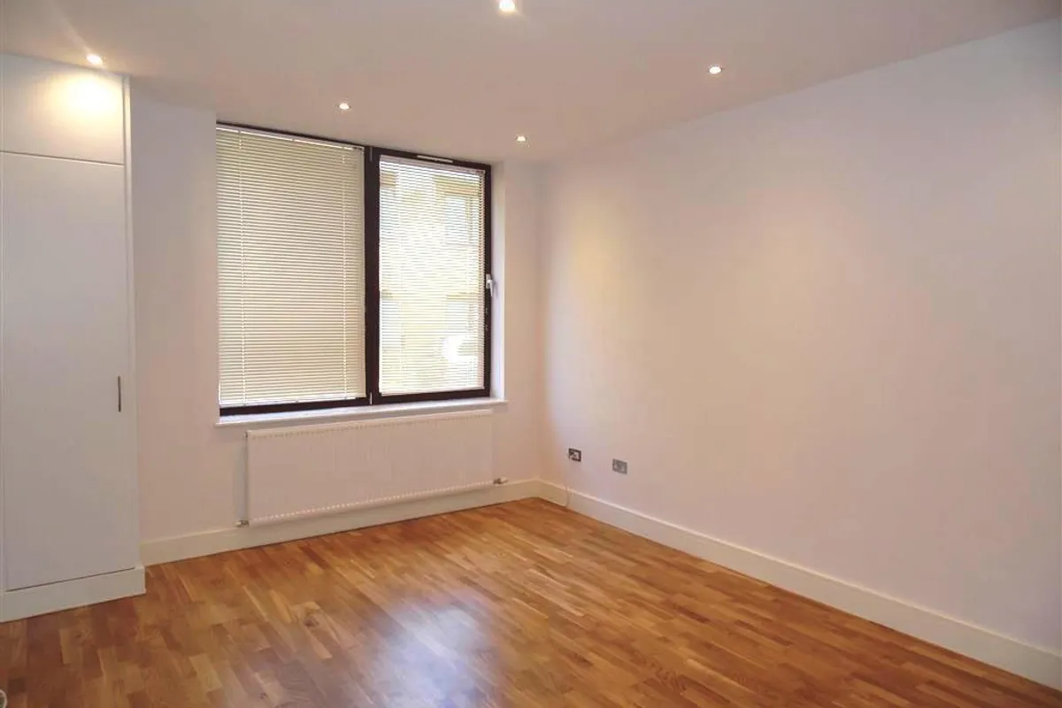 Flat Albert Road in Reigate and Banstead