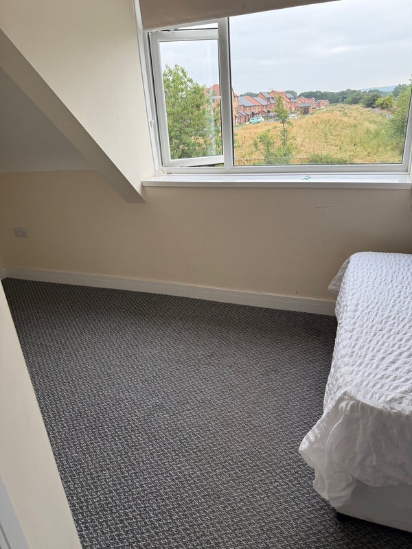 Room Beaumont Drive in North Tyneside