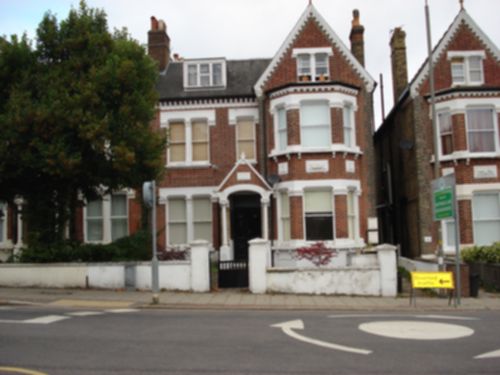 Flat Nightingale Lane in Greater London