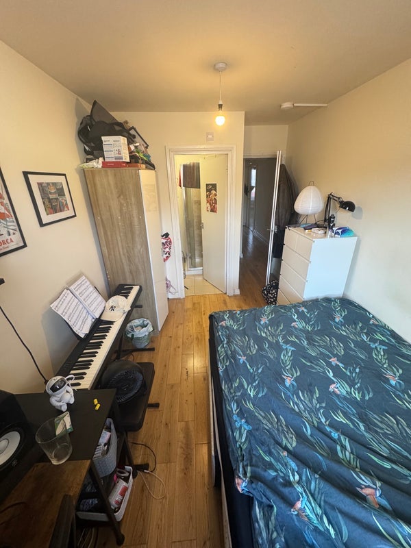 Room Hornsey Road in Greater London