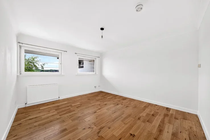 Flat Whiteside Court in Bathgate